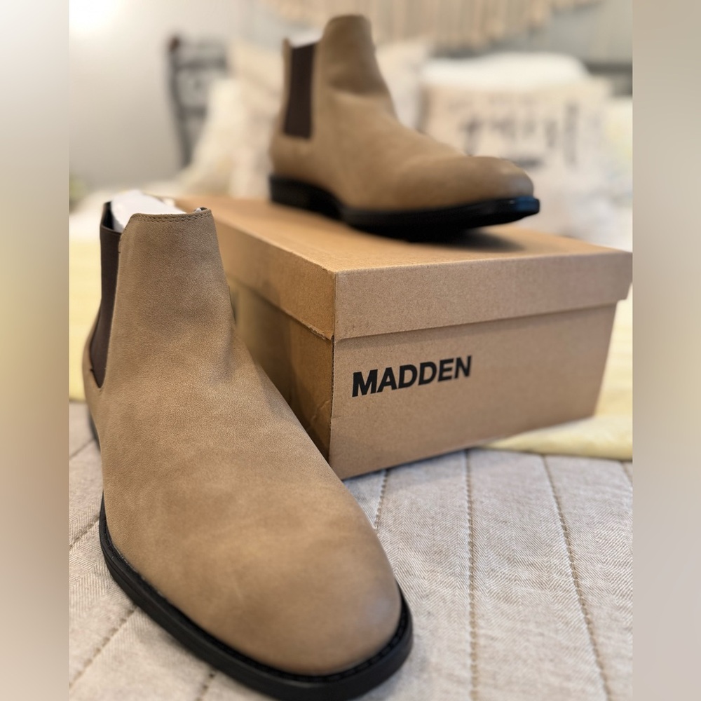 Men’s Madden Suede Chelsea Boots